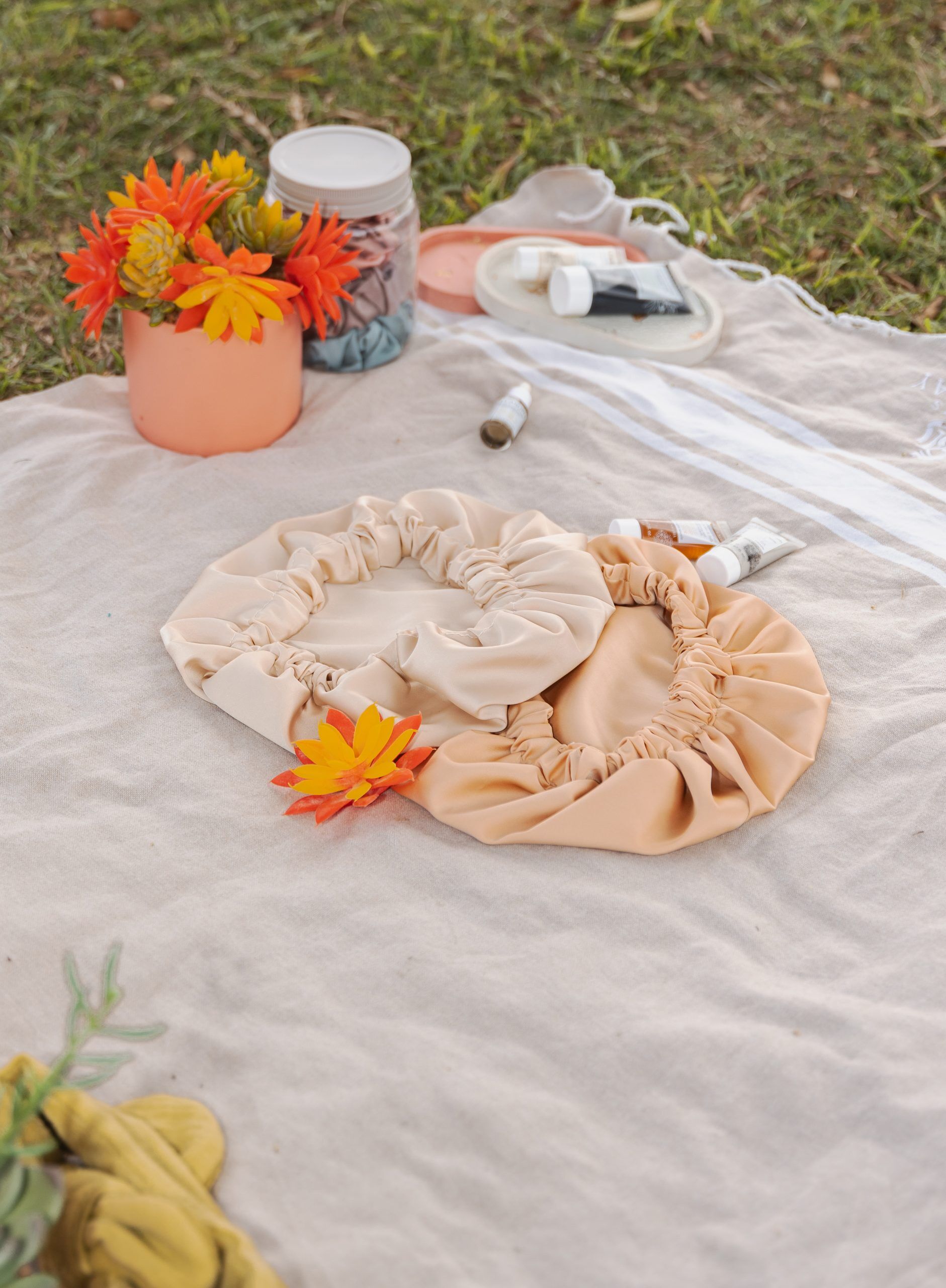 Bonnet en satin de soie