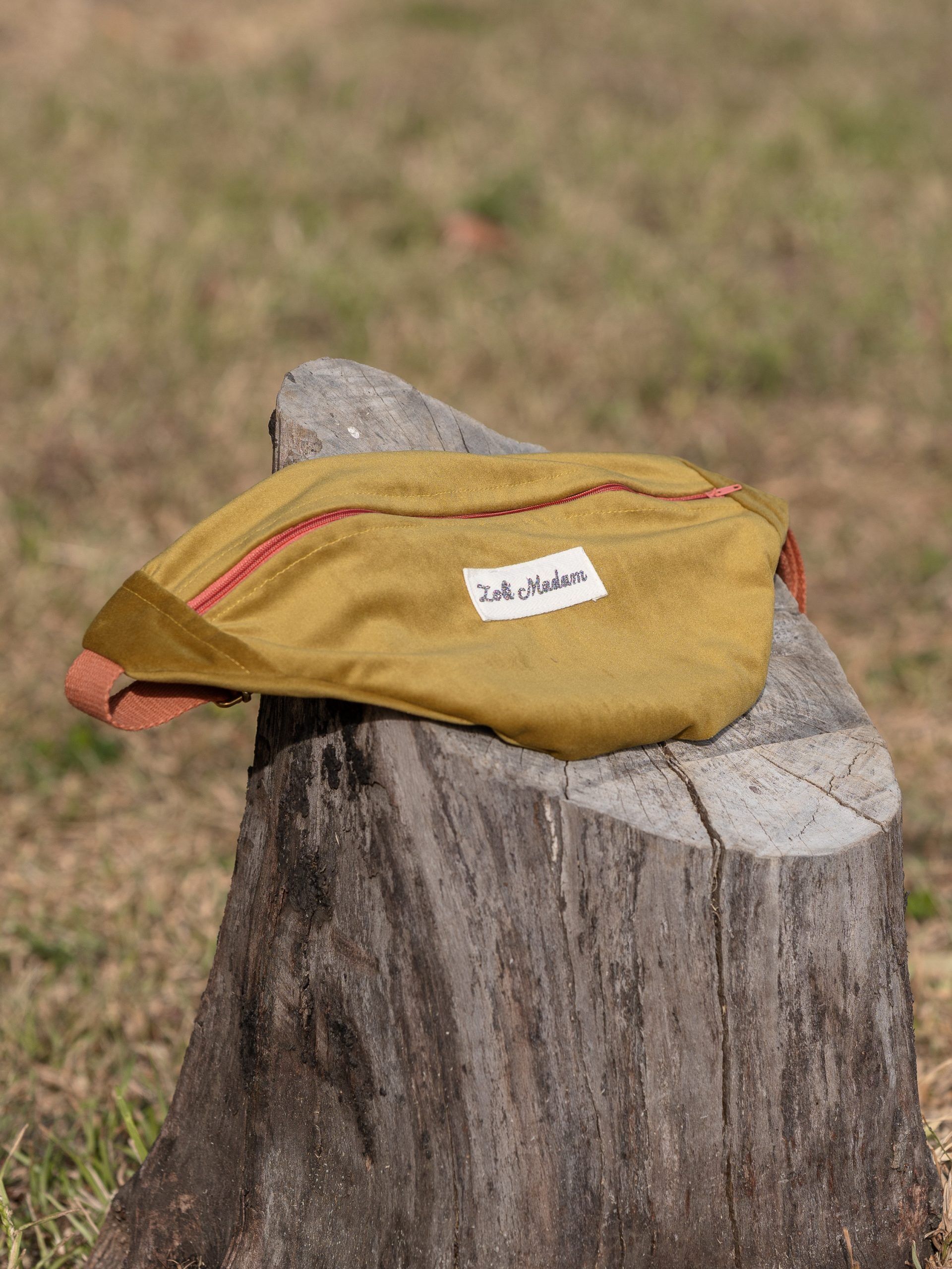 Sac banane en velours – Image 3