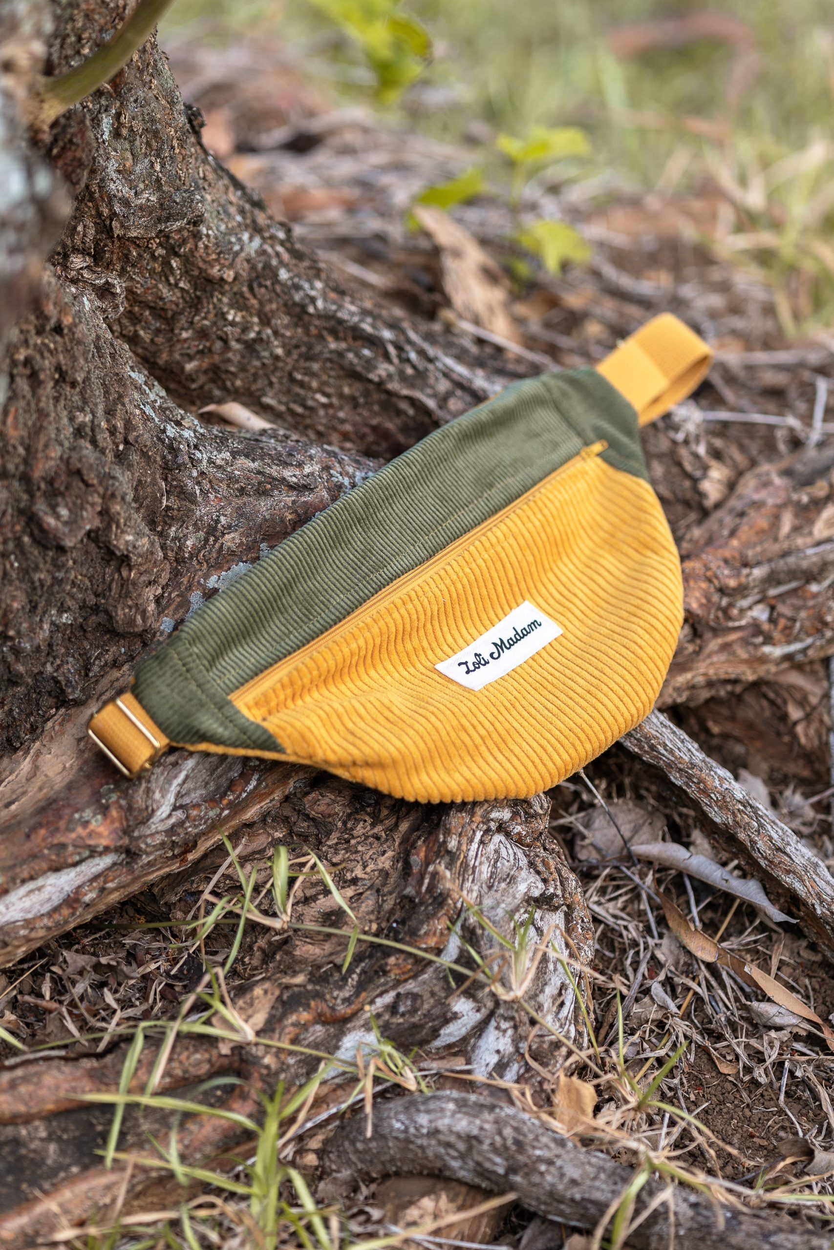 Sac banane en velours côtélé – Image 4