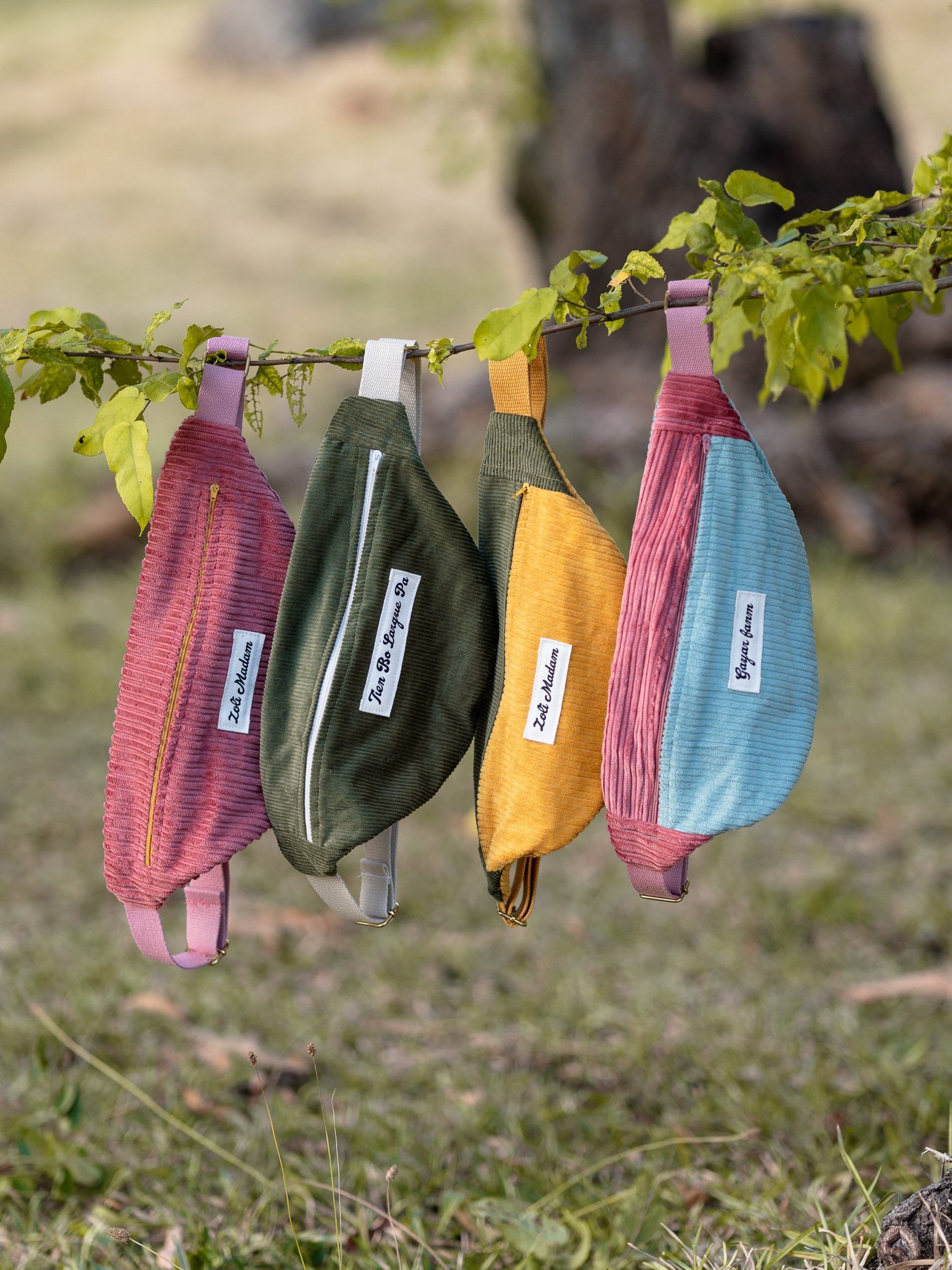 Sac banane en velours côtélé